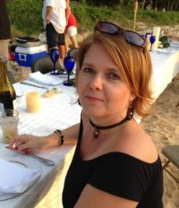 Dining With Mimi at the Beach with Tablecloths and Cobalt Blue Wineglasses