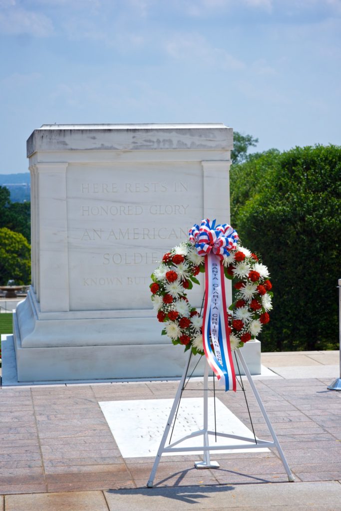 wreath-at-tomb-of-unknown-soldier www.diningwithmimi.com