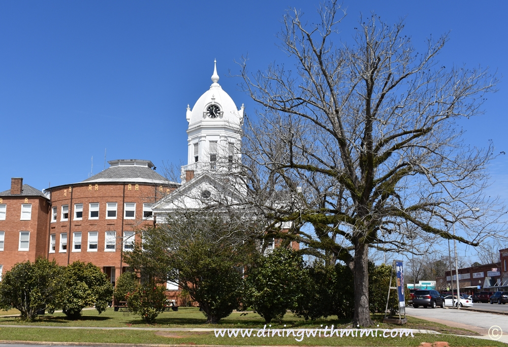 Old County Courthouse in Monroevilla Alabama Rural Alabama Trip to Inspire